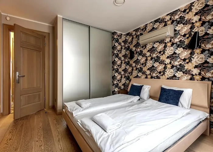 Classic 1-Bedroom Apartment In Old Town Riga