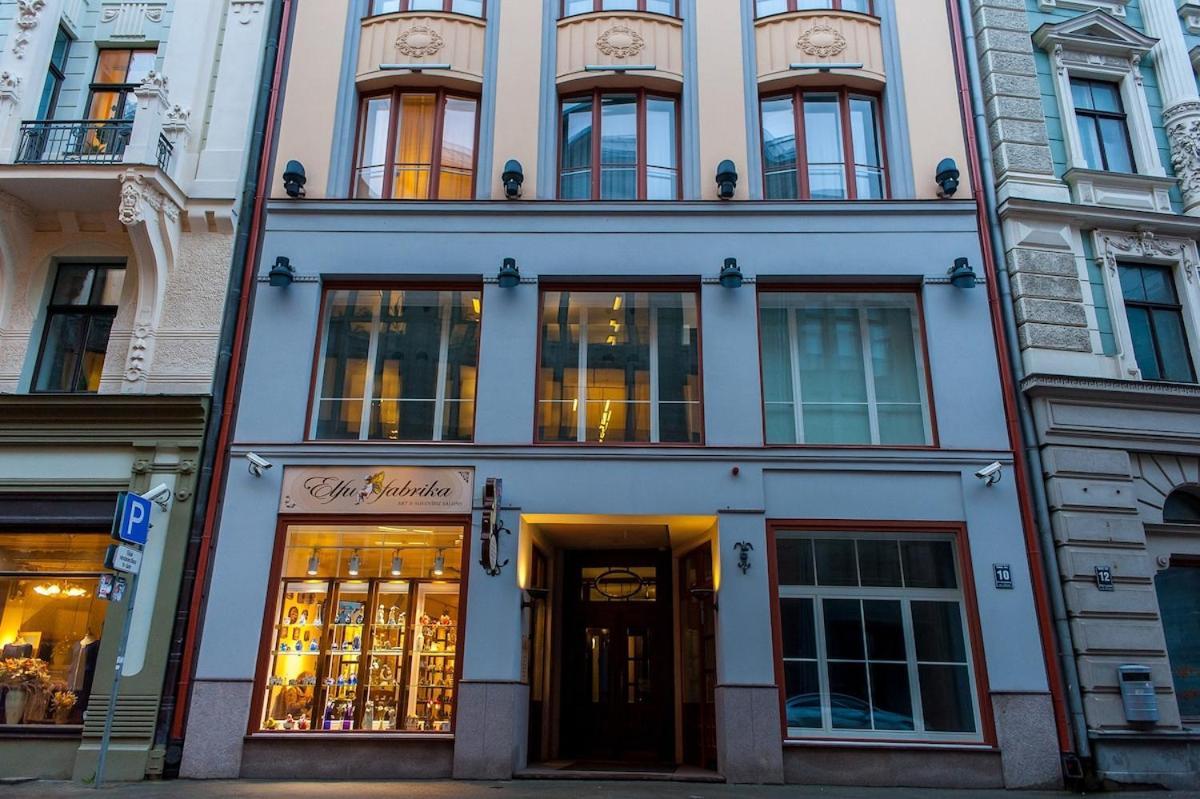 Classic 1-bedroom In Old Town Apartment