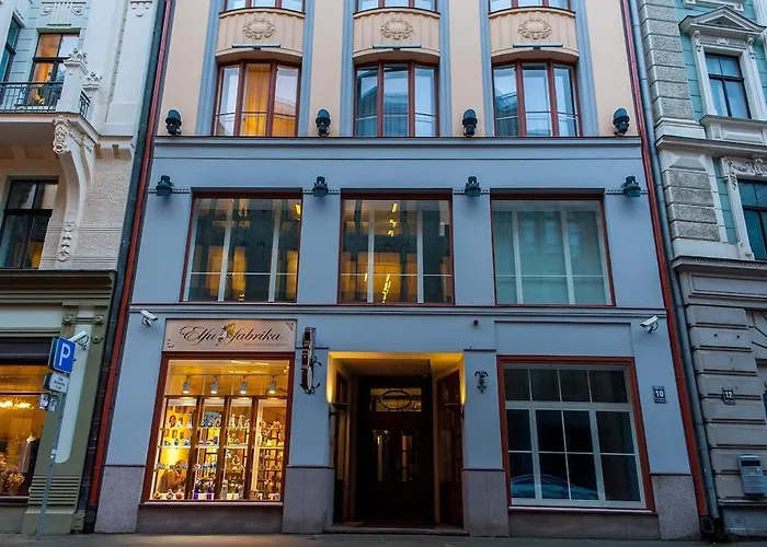 Classic 1-Bedroom Apartment In Old Town Riga